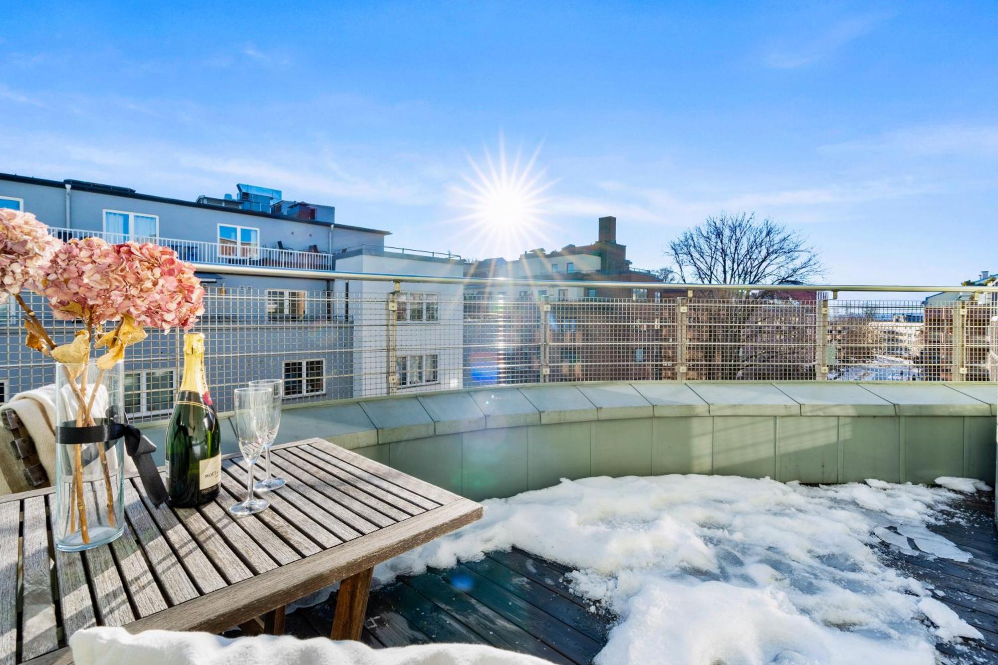 Top Floor With Balcony - Super Central - 5 Pax Oslo Exteriör bild